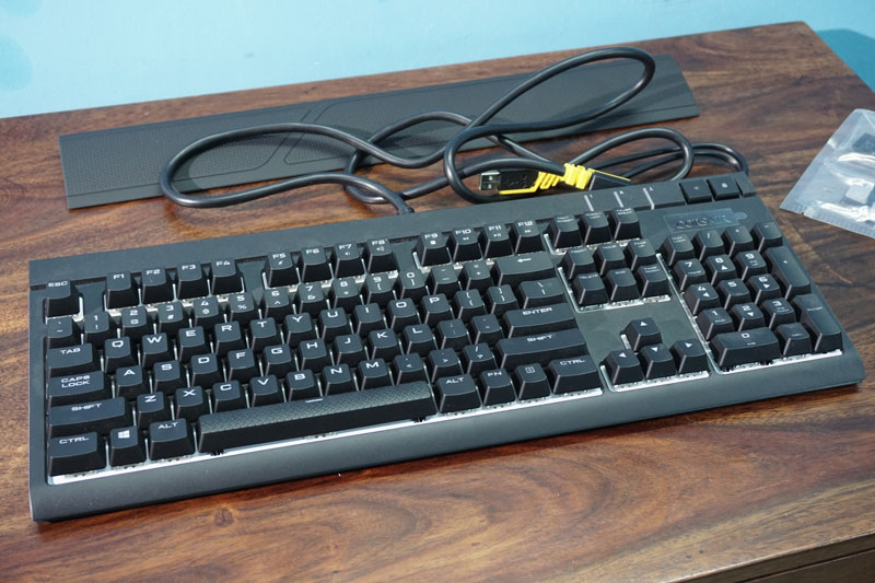 Review Corsair Strafe Cherry MX Brown RGB Keyboard image 1