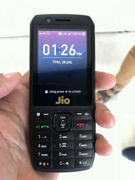 JIO Phone closer Look