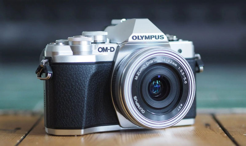  Olympus OM-D E-M10 III 